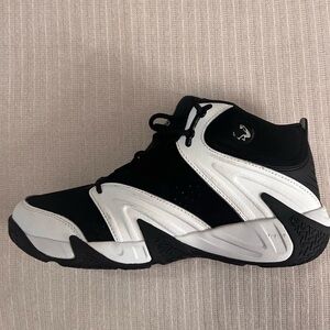 SHAQ Black and White Athletic Shoes for Men NWOT